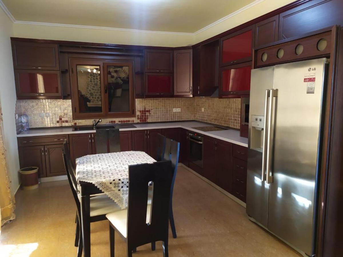 Mihal Suites Саранде Екстериор снимка