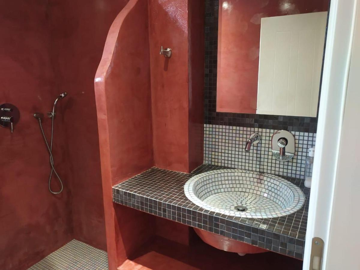 Mihal Suites Саранде Екстериор снимка