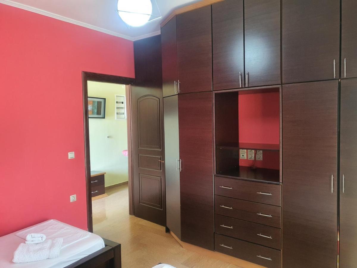 Mihal Suites Саранде Екстериор снимка