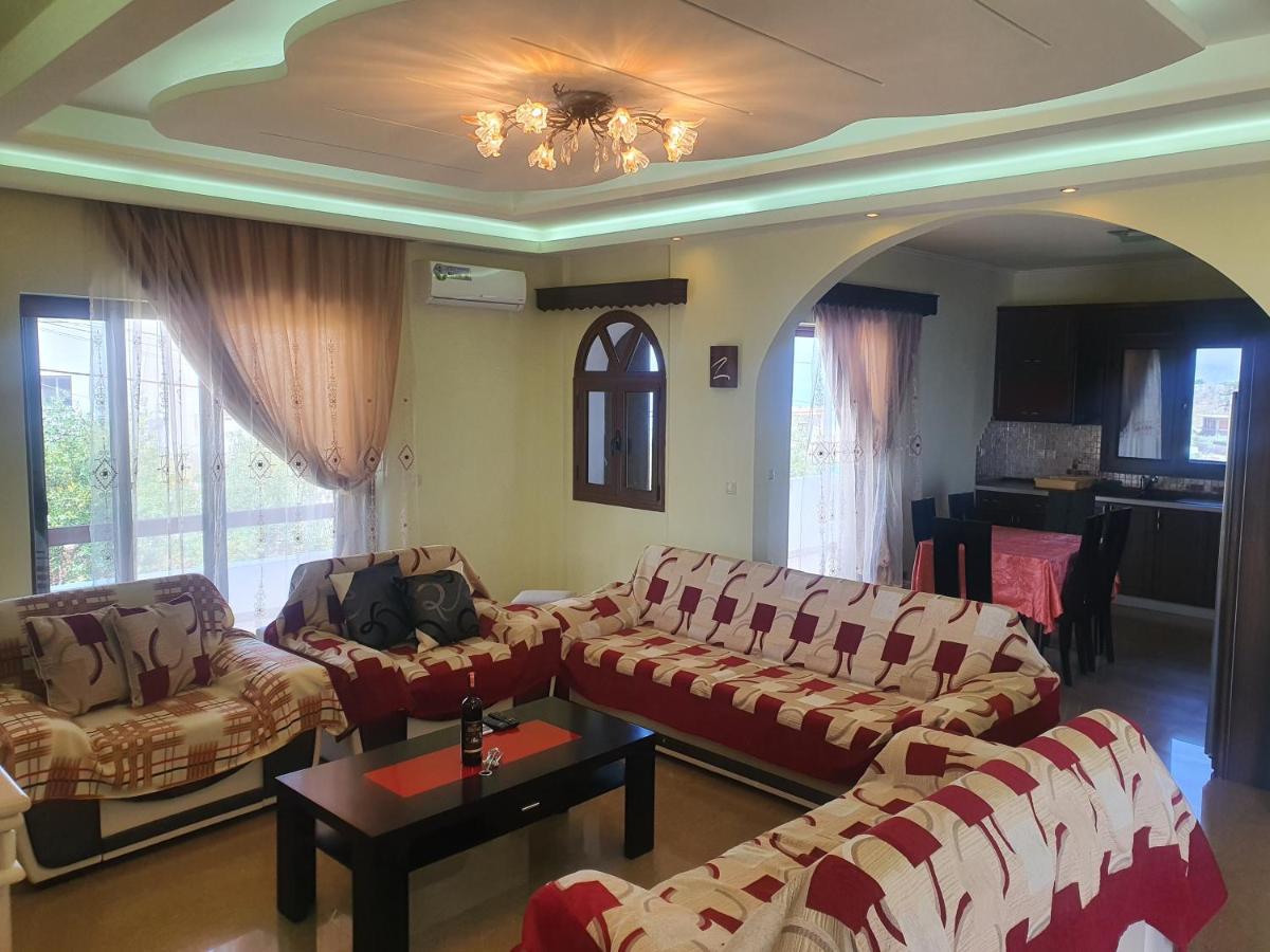 Mihal Suites Саранде Екстериор снимка