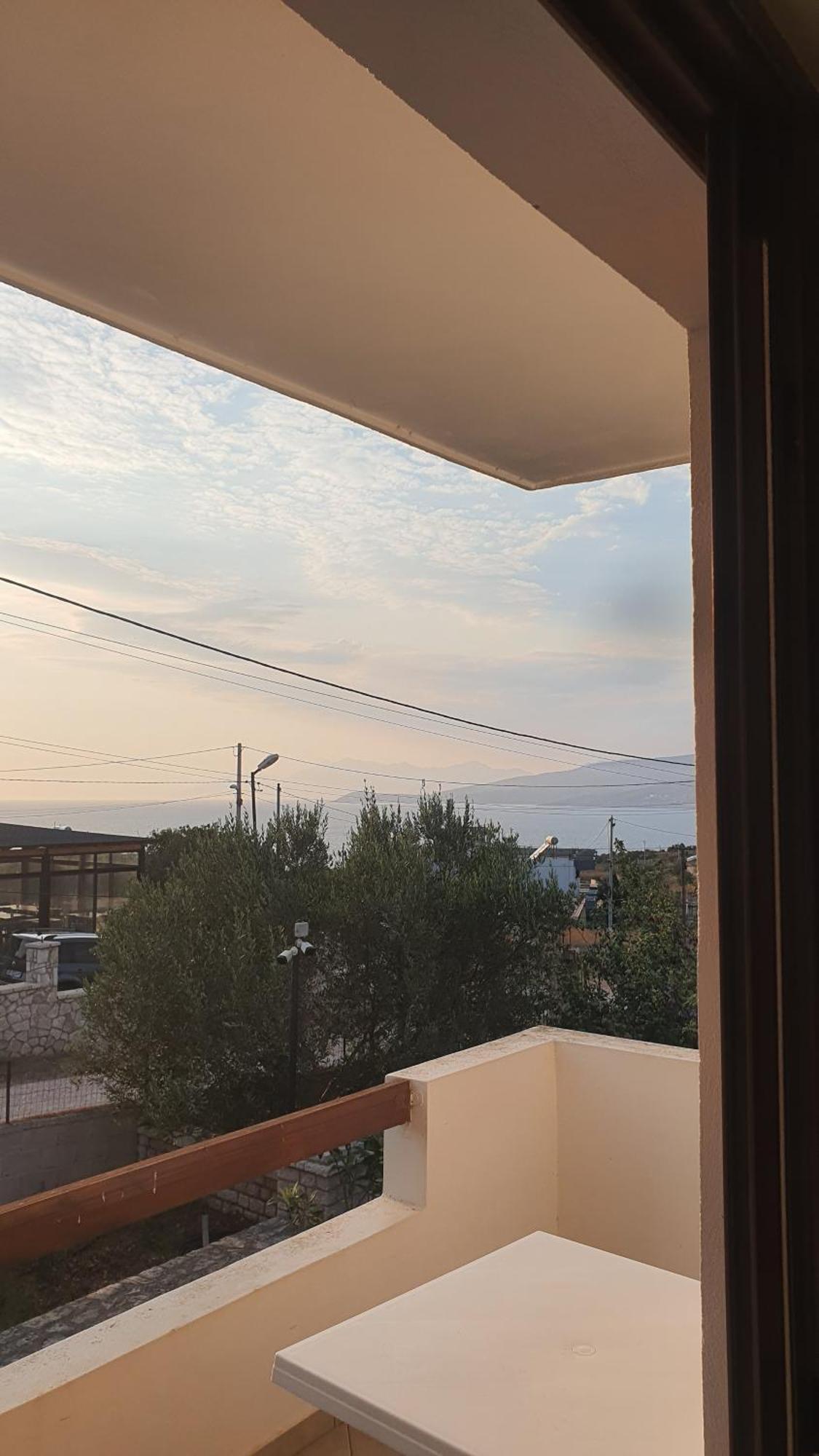 Mihal Suites Саранде Екстериор снимка