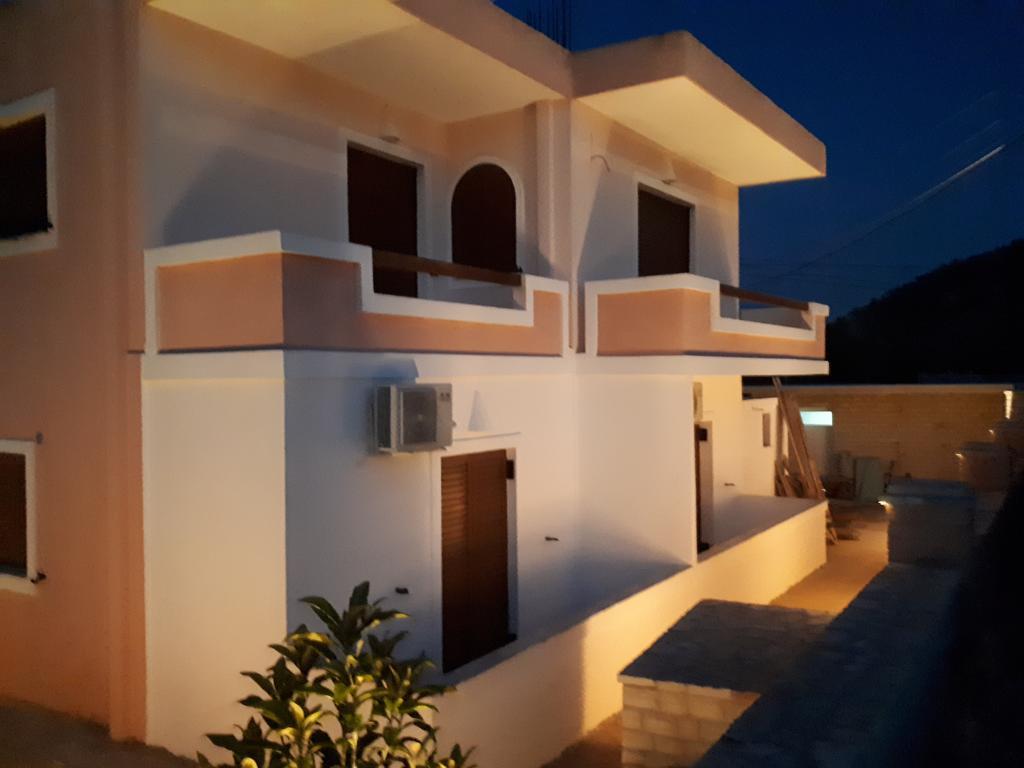 Mihal Suites Саранде Стая снимка
